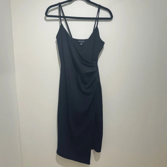 NWT PrettyLittleThing Lauriell Black Wrap Front Crepe Midi Dress in Size 8 - Picture 4 of 7